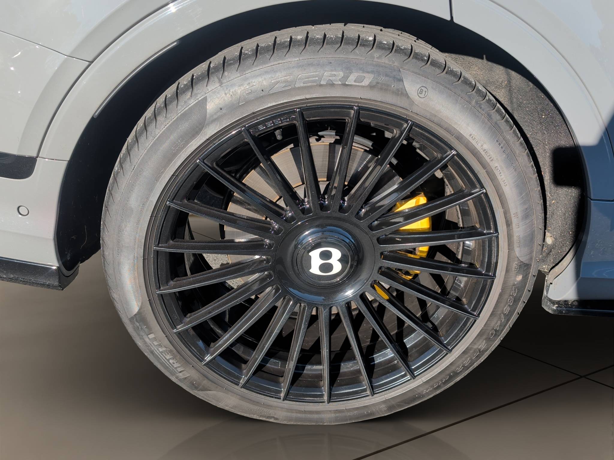 2023 BENTLEY BENTAYGA S V8 • 1 OF 1 CUSTOM FACTORY BUILD  5,180 MILES • CLEAN CARFAX • 1 OWNER • TWIN-TURBO V8 • CUSTOM YELLOW INTERIOR Thumbnail