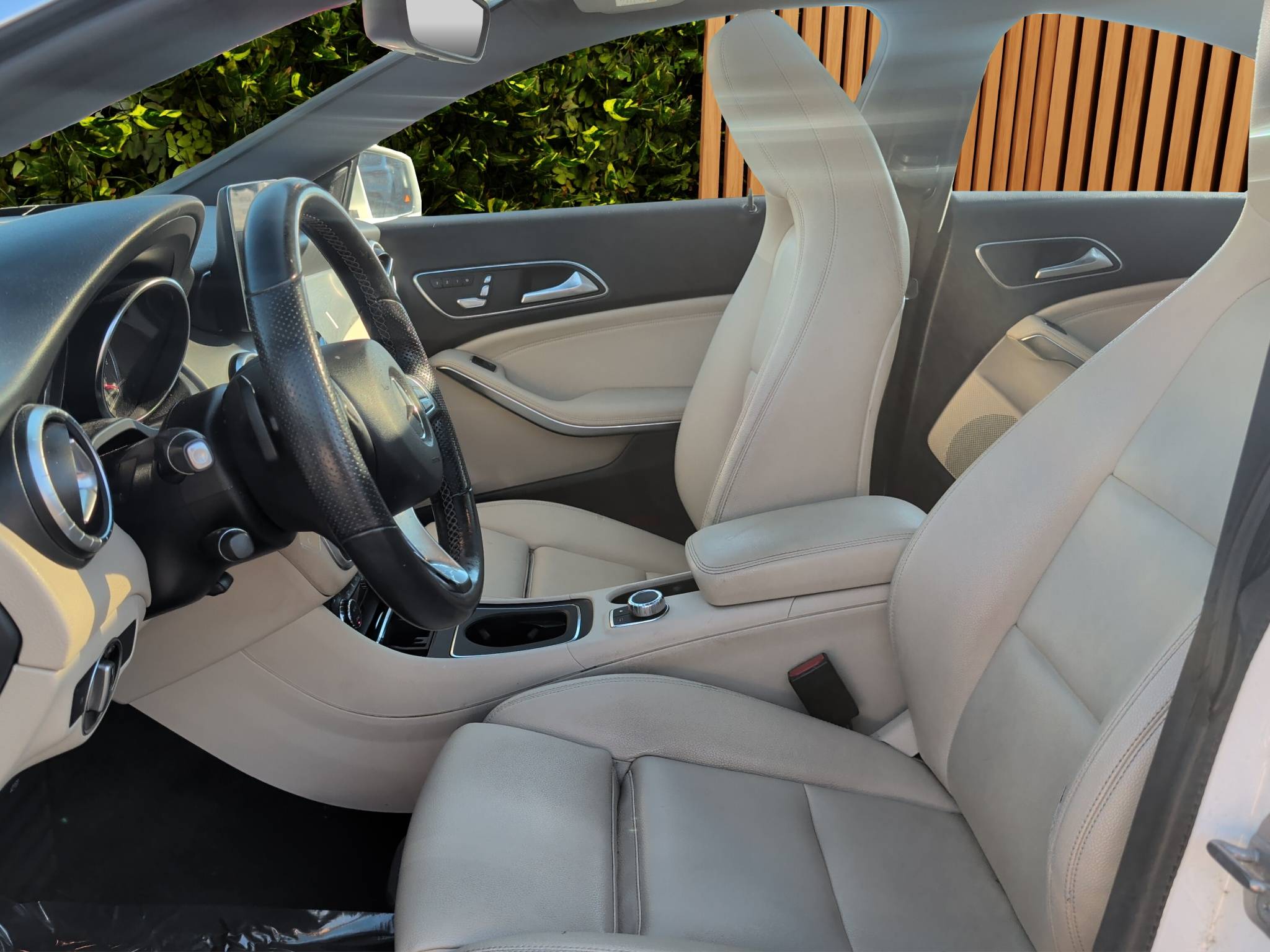 2019 MERCEDES-BENZ CLA 250 4MATIC  75,038 MILES • 1 OWNER • TURBOCHARGED • ALL-WHEEL DRIVE Thumbnail