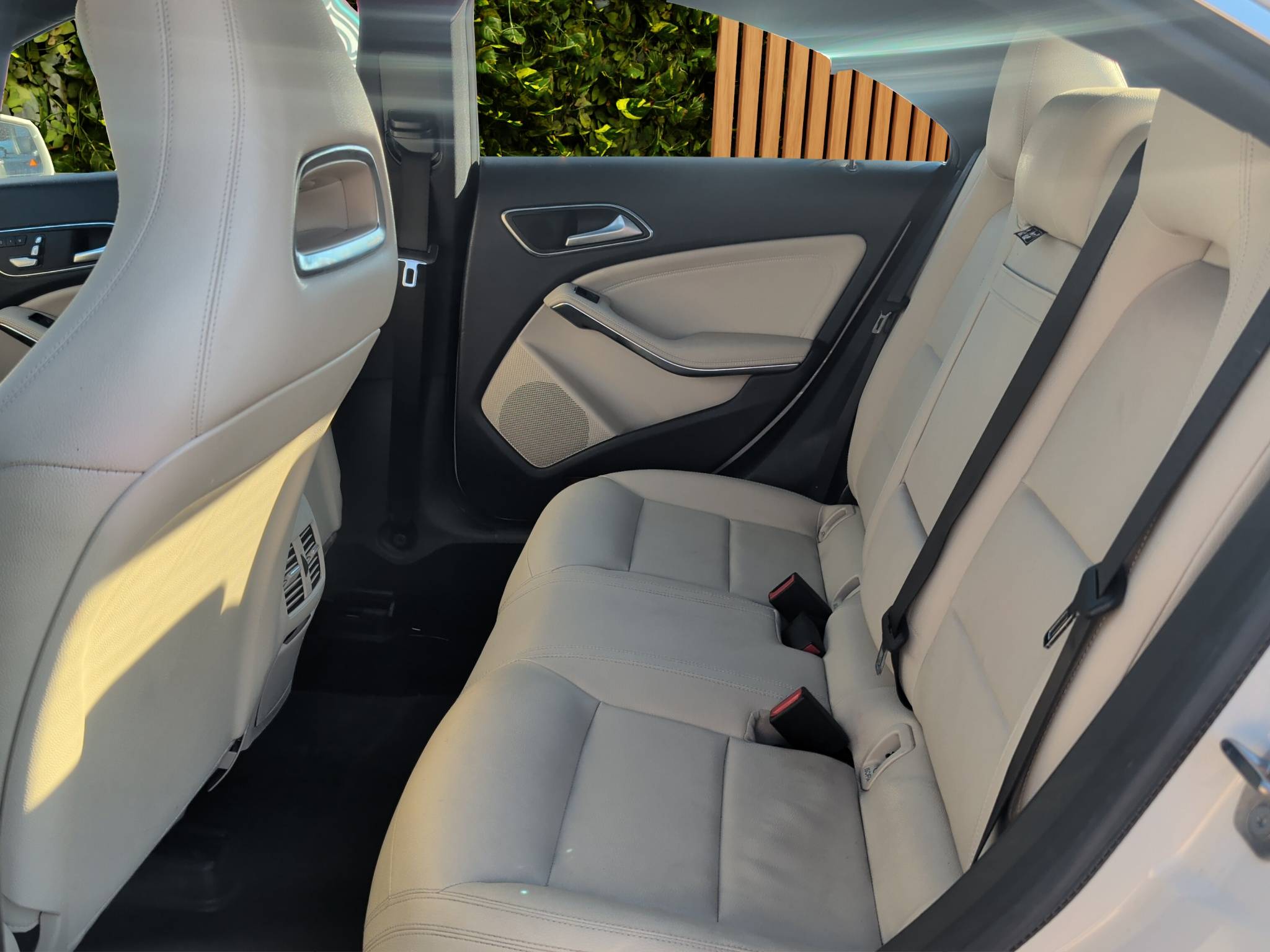 2019 MERCEDES-BENZ CLA 250 4MATIC  75,038 MILES • 1 OWNER • TURBOCHARGED • ALL-WHEEL DRIVE Thumbnail