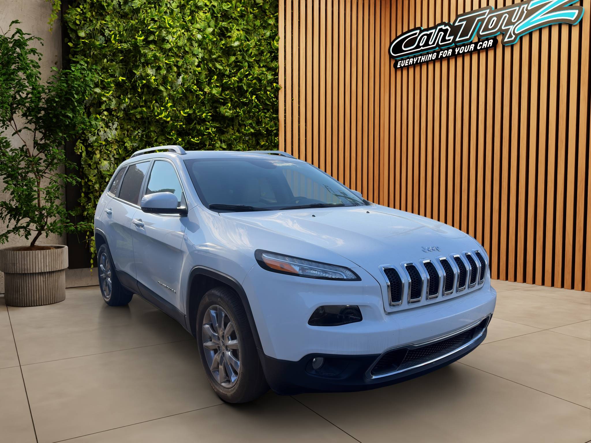 2017 JEEP CHEROKEE LIMITED FWD  10,835 MILES • CLEAN CARFAX • 1 OWNER • 3.2L V6